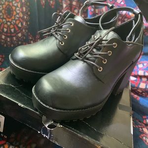 Black oxford with ankle strap